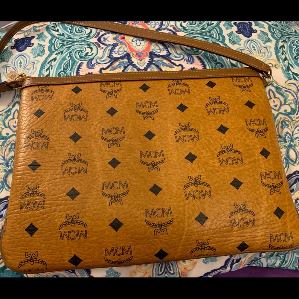 MCM Cognac wristlet AUTHENTIC 💯